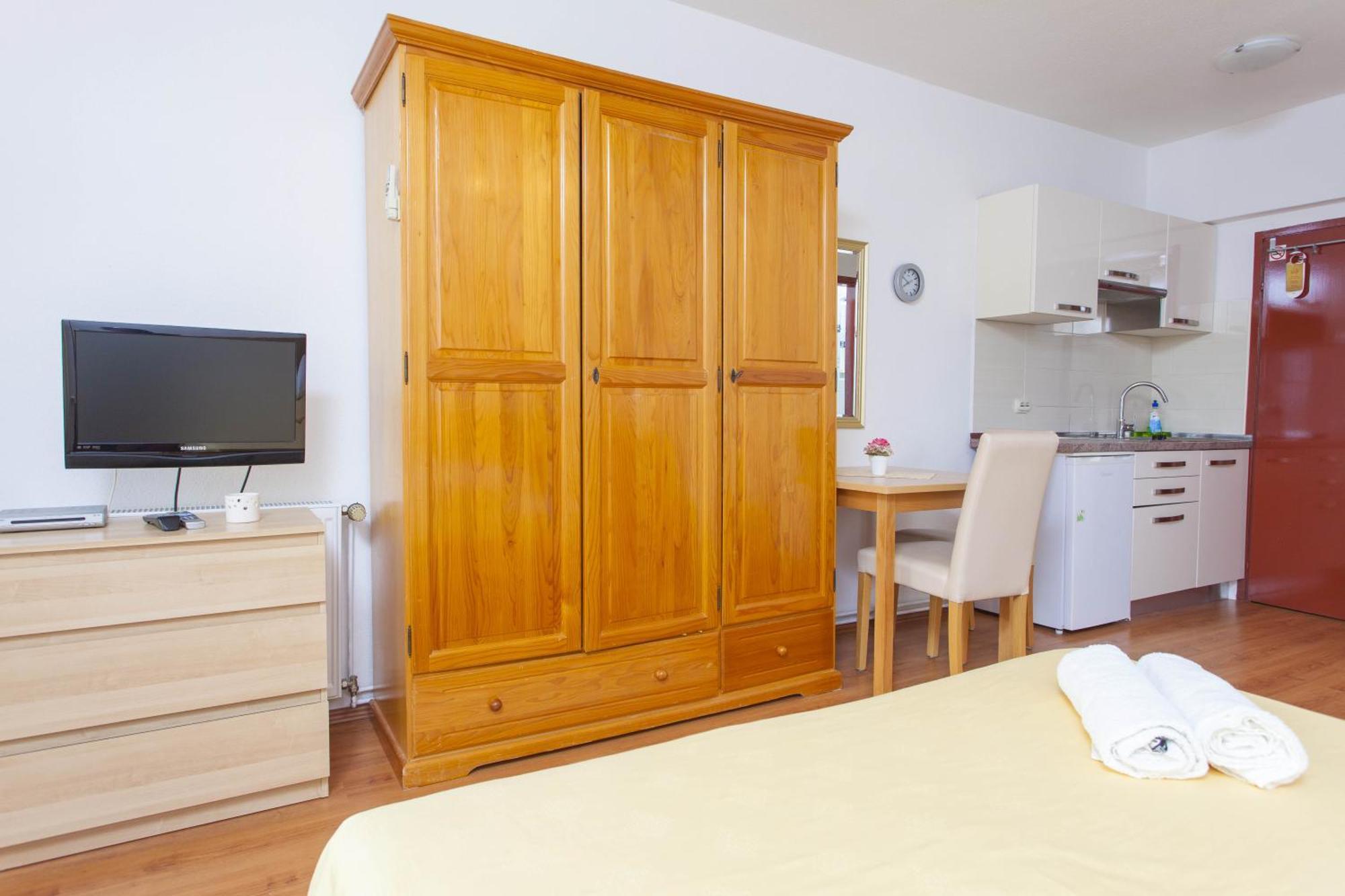 House Bilic Apartment Baška Voda Стая снимка